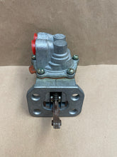 Load image into Gallery viewer, AC DELCO LIFT PUMP 461-333 BEDFORD 220, BLITZ, CF220, OPEL REKORD, OPEL BLITZ 4 BOLT MOUNT
