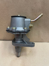 Load image into Gallery viewer, DEUTZ ENGINE LIFT PUMP M1965, FL1011, FL2011, FL2011T CROW FOOT TYPE
